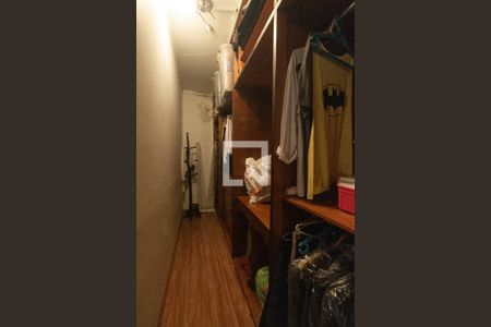 Casa à venda com 240m², 3 quartos e 2 vagasCloset