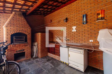 Casa à venda com 240m², 3 quartos e 2 vagasChurrasqueira