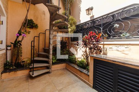 Casa à venda com 240m², 3 quartos e 2 vagasQuintal