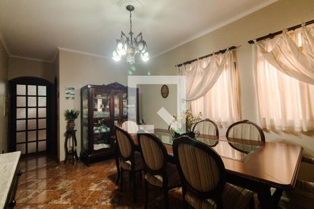 Casa à venda com 240m², 3 quartos e 2 vagasSala de jantar