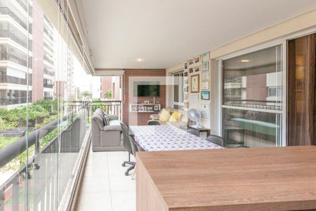 Apartamento à venda com 168m², 4 quartos e 2 vagasVaranda