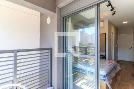 Varanda de kitnet/studio para alugar com 1 quarto, 28m² em Jardim das Acácias, São Paulo