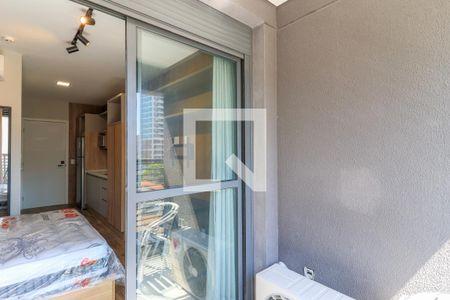 Varanda de kitnet/studio para alugar com 1 quarto, 28m² em Jardim das Acácias, São Paulo