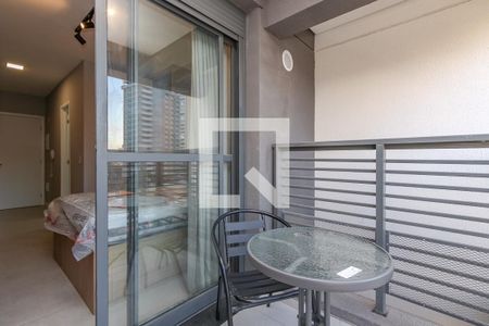 Studio para alugar com 27m², 1 quarto e sem vaga Studio para alugar com 27m², 1 quarto e sem vagaVaranda