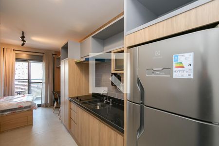 Cozinha de kitnet/studio para alugar com 1 quarto, 27m² em Jardim das Acácias, São Paulo