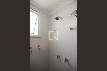 Apartamento para alugar com 87m², 2 quartos e 1 vagaChuveiro do banheiro da suíte 1 