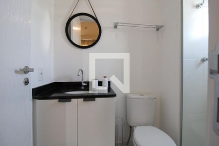 Banheiro de kitnet/studio para alugar com 1 quarto, 24m² em Perdizes, São Paulo