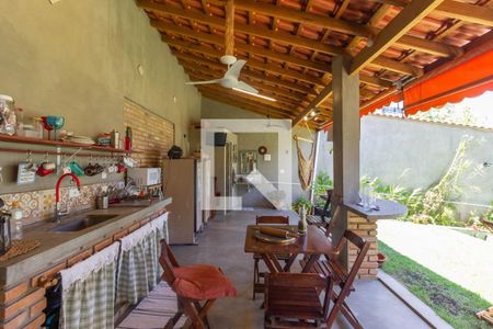 Casa à venda com 250m², 4 quartos e 4 vagasQuintal dos fundos