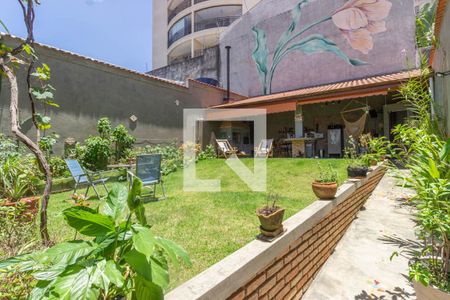 Casa à venda com 250m², 4 quartos e 4 vagasQuintal dos fundos