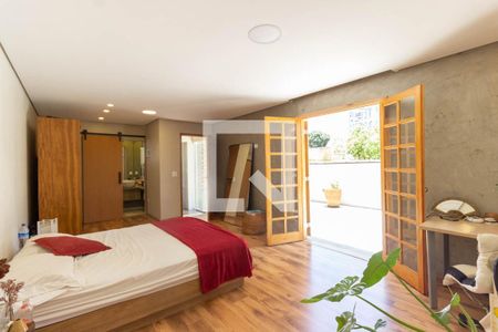 Casa à venda com 250m², 4 quartos e 4 vagasSuíte 2