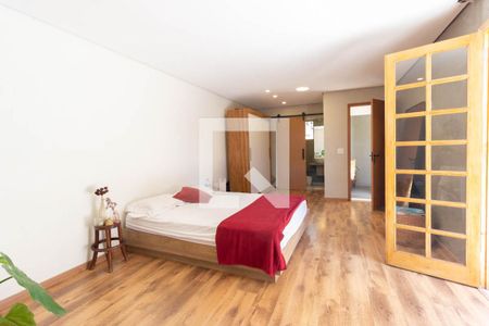 Casa à venda com 250m², 4 quartos e 4 vagasSuíte 2