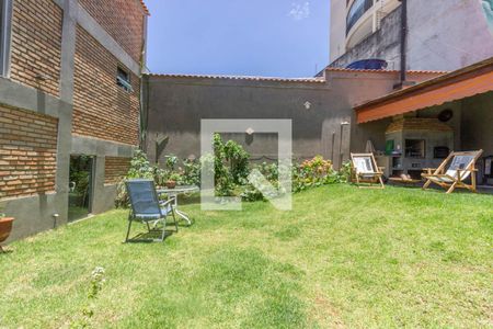 Casa à venda com 250m², 4 quartos e 4 vagasQuintal dos fundos