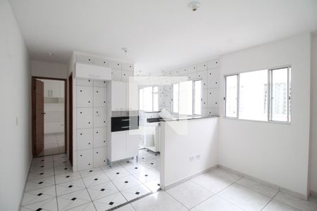 Sala/Cozinha de apartamento para alugar com 1 quarto, 40m² em Cidade Antônio Estevão de Carvalho, São Paulo