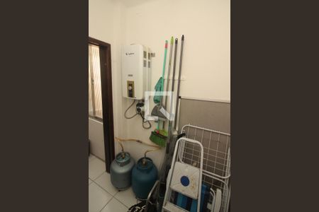 Apartamento à venda com 76m², 3 quartos e sem vagaBanheiro de Serviço