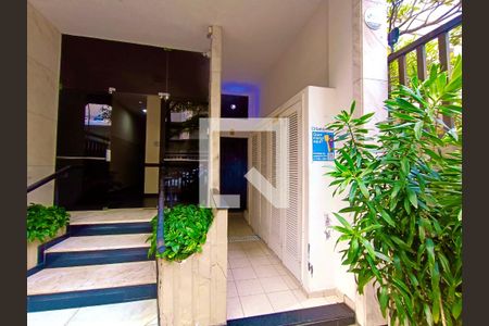 Apartamento para alugar com 127m², 3 quartos e 1 vagaFachada com cartaz QA