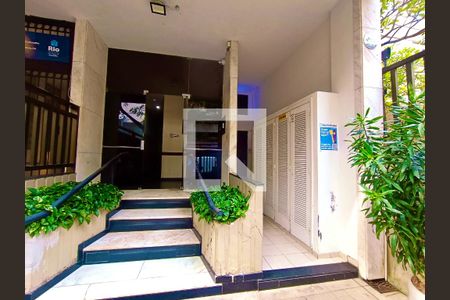 Apartamento para alugar com 127m², 3 quartos e 1 vagaFachada com cartaz QA