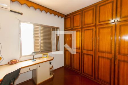 Casa à venda com 300m², 4 quartos e 7 vagas Casa à venda com 300m², 4 quartos e 7 vagasQuarto 2