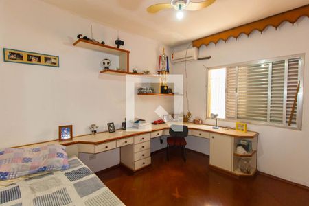 Casa à venda com 300m², 4 quartos e 7 vagas Casa à venda com 300m², 4 quartos e 7 vagasQuarto 2