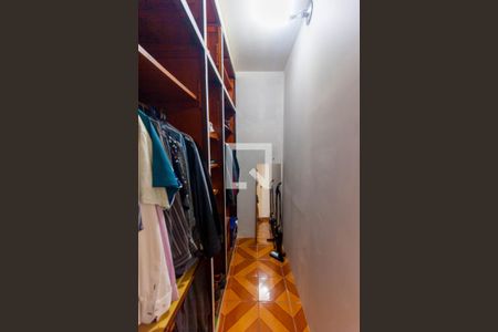 Casa à venda com 300m², 4 quartos e 7 vagas Casa à venda com 300m², 4 quartos e 7 vagasCloset da Suíte