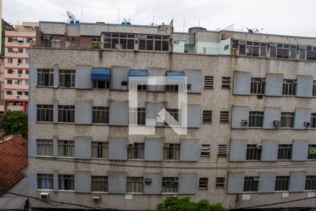 Apartamento à venda com 79m², 2 quartos e 1 vagaSuíte - Janela