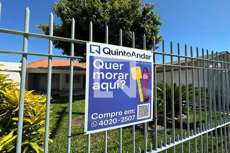 Casa à venda com 161m², 3 quartos e 2 vagasFachada