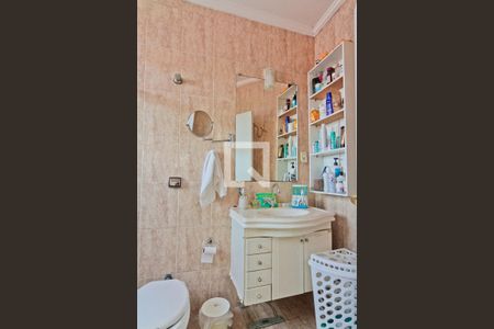 Casa à venda com 220m², 3 quartos e 3 vagas Casa à venda com 220m², 3 quartos e 3 vagasBanheiro da Suíte