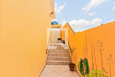 Casa à venda com 220m², 3 quartos e 3 vagas Casa à venda com 220m², 3 quartos e 3 vagasÁrea externa