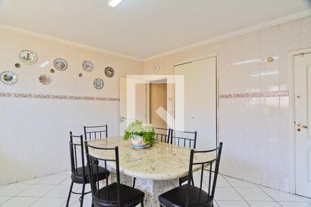 Casa à venda com 220m², 3 quartos e 3 vagas Casa à venda com 220m², 3 quartos e 3 vagasCozinha