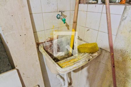 Casa à venda com 220m², 3 quartos e 3 vagas Casa à venda com 220m², 3 quartos e 3 vagasOficina