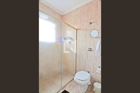 Casa à venda com 220m², 3 quartos e 3 vagas Casa à venda com 220m², 3 quartos e 3 vagasBanheiro da Suíte