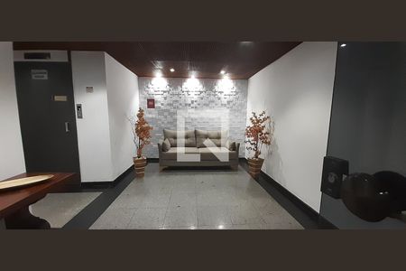 Apartamento para alugar com 65m², 2 quartos e 1 vaga Apartamento para alugar com 65m², 2 quartos e 1 vagaHall de entrada