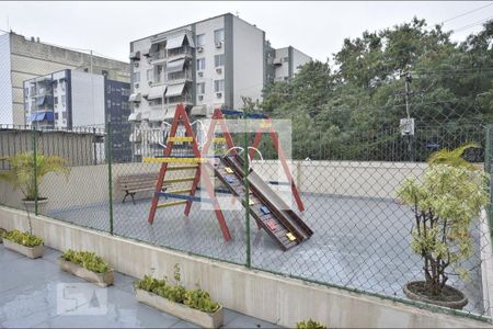 Apartamento para alugar com 65m², 2 quartos e 1 vaga Apartamento para alugar com 65m², 2 quartos e 1 vagaÁrea comum - Playground