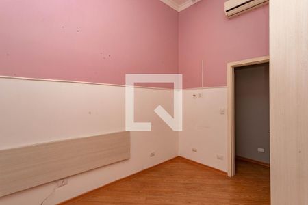 Casa à venda com 405m², 4 quartos e 4 vagas Casa à venda com 405m², 4 quartos e 4 vagasQuarto 3