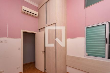 Casa à venda com 405m², 4 quartos e 4 vagas Casa à venda com 405m², 4 quartos e 4 vagasQuarto 3