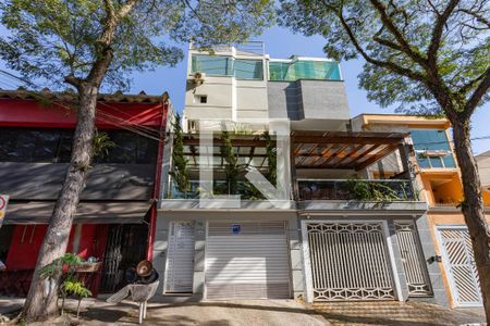 Casa à venda com 405m², 4 quartos e 4 vagas Casa à venda com 405m², 4 quartos e 4 vagasFachada