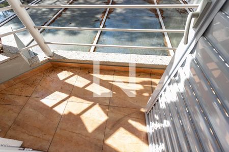 Casa à venda com 405m², 4 quartos e 4 vagas Casa à venda com 405m², 4 quartos e 4 vagasVaranda da suíte 2