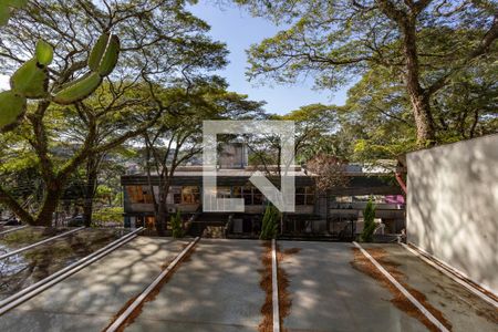 Casa à venda com 405m², 4 quartos e 4 vagas Casa à venda com 405m², 4 quartos e 4 vagasVista da Varanda da suíte 2