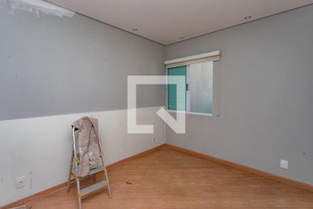 Casa à venda com 405m², 4 quartos e 4 vagas Casa à venda com 405m², 4 quartos e 4 vagasSuíte adicional piso da piscina