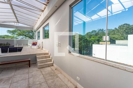 Casa à venda com 405m², 4 quartos e 4 vagas Casa à venda com 405m², 4 quartos e 4 vagasPiscina coberta