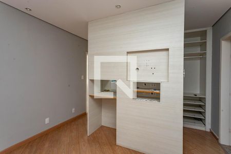 Casa à venda com 405m², 4 quartos e 4 vagas Casa à venda com 405m², 4 quartos e 4 vagasSuíte adicional piso da piscina