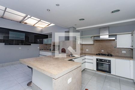 Casa à venda com 405m², 4 quartos e 4 vagas Casa à venda com 405m², 4 quartos e 4 vagasCozinha