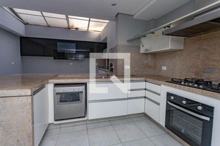 Casa à venda com 405m², 4 quartos e 4 vagas Casa à venda com 405m², 4 quartos e 4 vagasCozinha