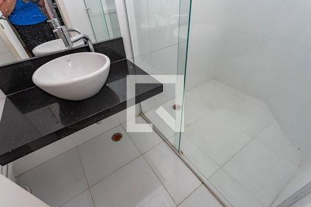 Casa à venda com 405m², 4 quartos e 4 vagas Casa à venda com 405m², 4 quartos e 4 vagasBanheiro da suíte 2