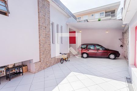 Casa à venda com 250m², 4 quartos e 3 vagas Casa à venda com 250m², 4 quartos e 3 vagasGaragem