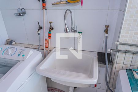 Casa à venda com 250m², 4 quartos e 3 vagas Casa à venda com 250m², 4 quartos e 3 vagasÁrea de serviço