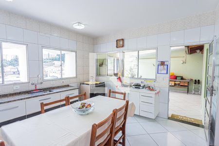 Casa à venda com 250m², 4 quartos e 3 vagas Casa à venda com 250m², 4 quartos e 3 vagasCozinha
