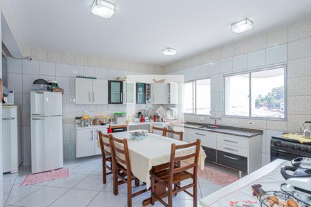 Casa à venda com 250m², 4 quartos e 3 vagas Casa à venda com 250m², 4 quartos e 3 vagasCozinha