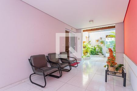 Casa à venda com 250m², 4 quartos e 3 vagas Casa à venda com 250m², 4 quartos e 3 vagasEntrada