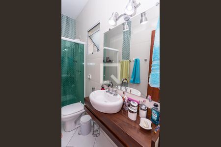 Casa à venda com 250m², 4 quartos e 3 vagas Casa à venda com 250m², 4 quartos e 3 vagasBanheiro Social