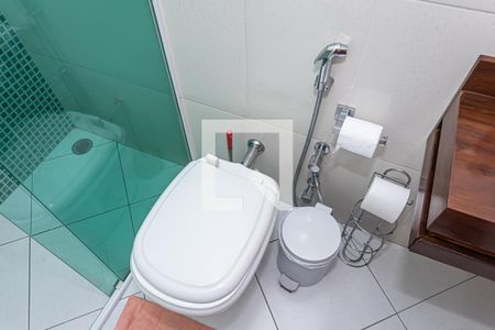 Casa à venda com 250m², 4 quartos e 3 vagas Casa à venda com 250m², 4 quartos e 3 vagasBanheiro Social